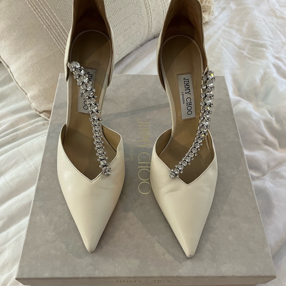 Excellent condition Jimmy Choo Bee 100 ivory pumps size 39.5